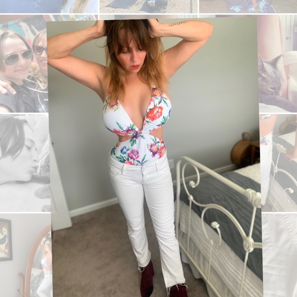 Hudson white cropped jeans 🙀🤍💋